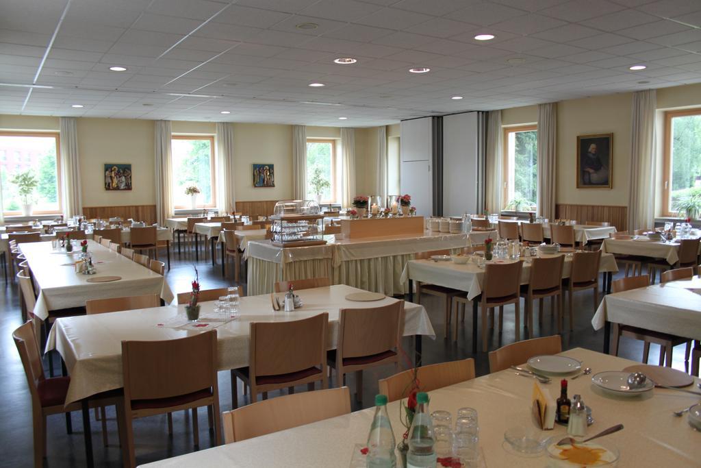 St. Bonifatiuskloster - Geistliches Zentrum Hünfeld Εξωτερικό φωτογραφία