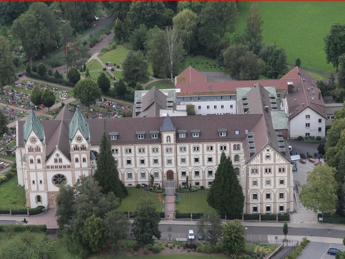 St. Bonifatiuskloster - Geistliches Zentrum Hünfeld Εξωτερικό φωτογραφία