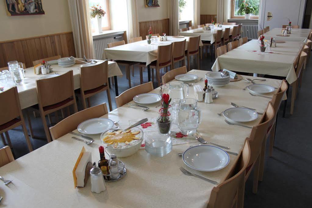 St. Bonifatiuskloster - Geistliches Zentrum Hünfeld Εξωτερικό φωτογραφία